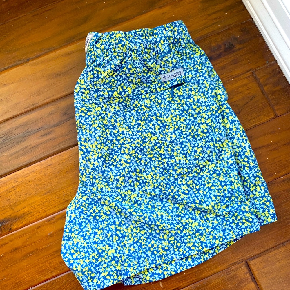 Columbia PFG Floral Shorts NWOT SZ M Drawstring - Picture 1 of 3
